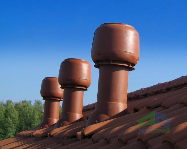 Особенности и монтаж вентиляционного выхода трубы на крышу своими руками