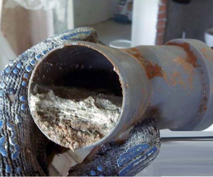 Чем почистить канализационные трубы от жира: способы, средства