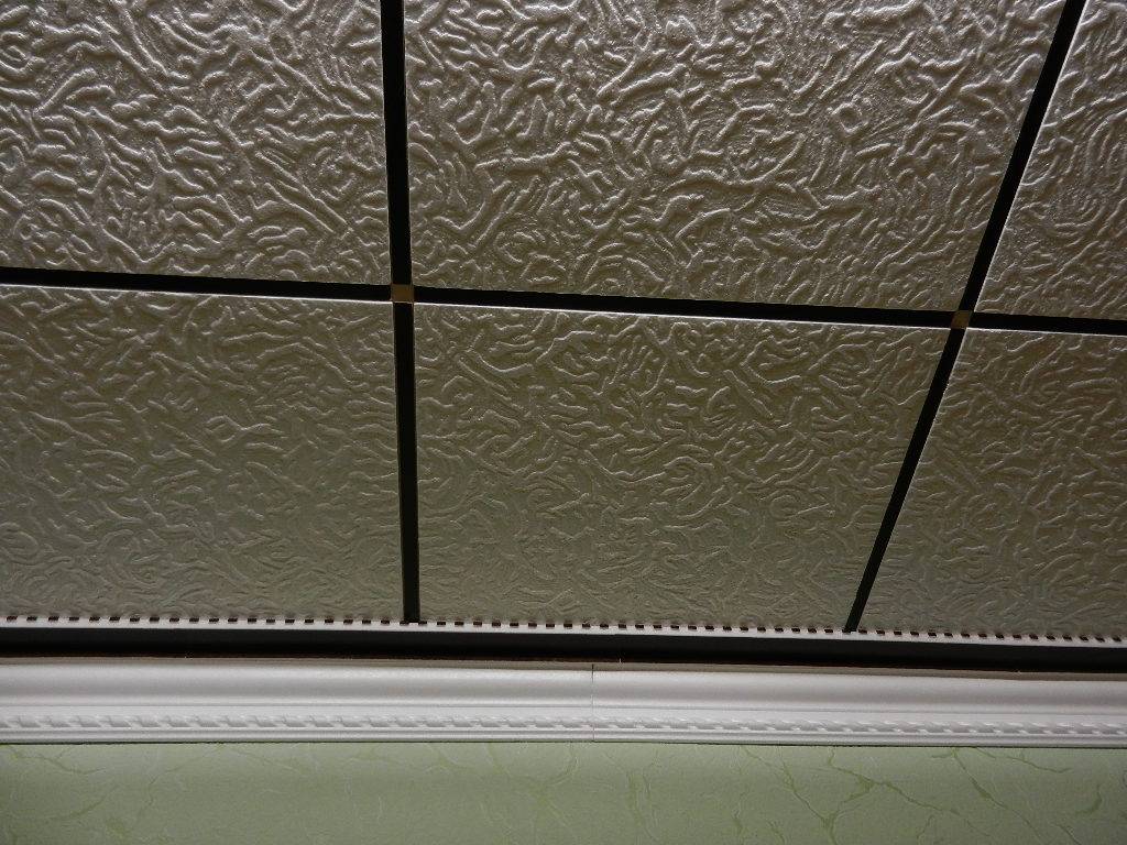 Покраска потолочной плитки: технология в 3 этапа