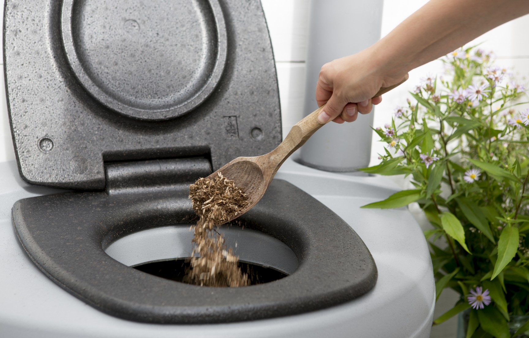 Как почистить дачный туалет своими руками: топ 25 способов, народные и химические средства