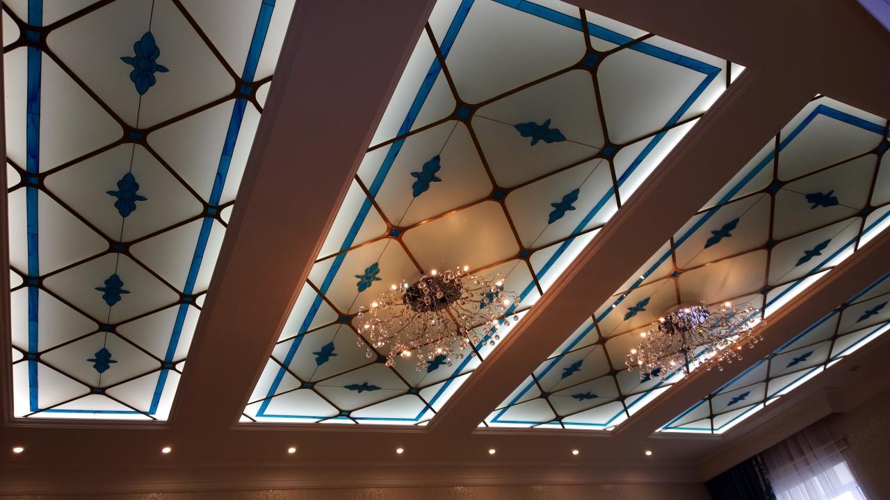Витражный потолок с подсветкой своими руками + фото примеры