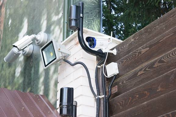 Современная сигнализация для дачи и дома с датчиками движения