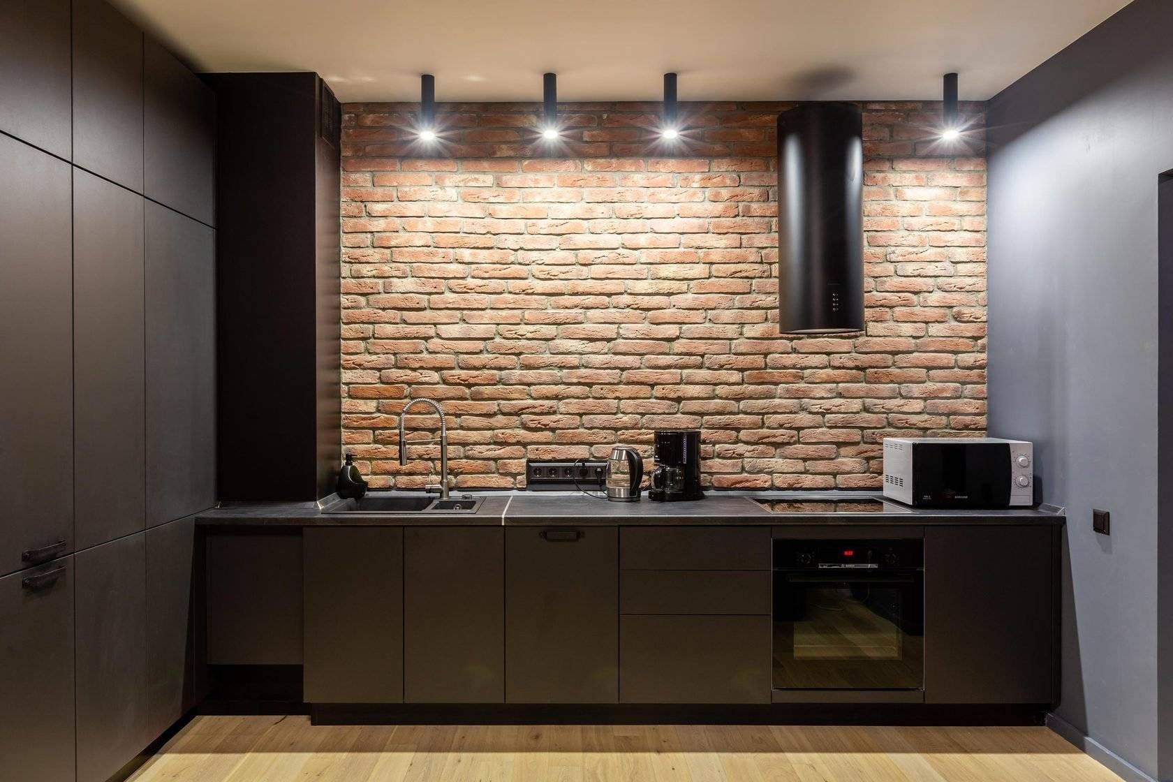 оформление стен и потолка в кухне