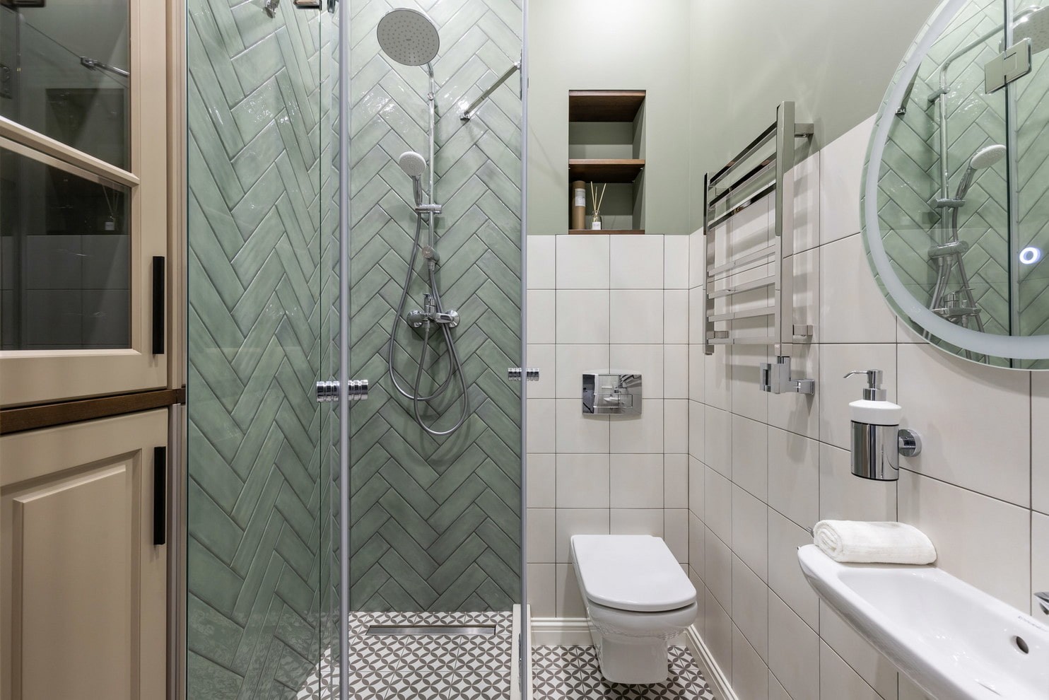 Ванная комната дизайн с туалетом и душем фото в квартире