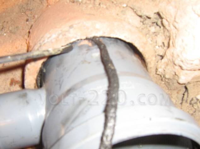 Чем заделать чугунную канализационную трубу – ремонт