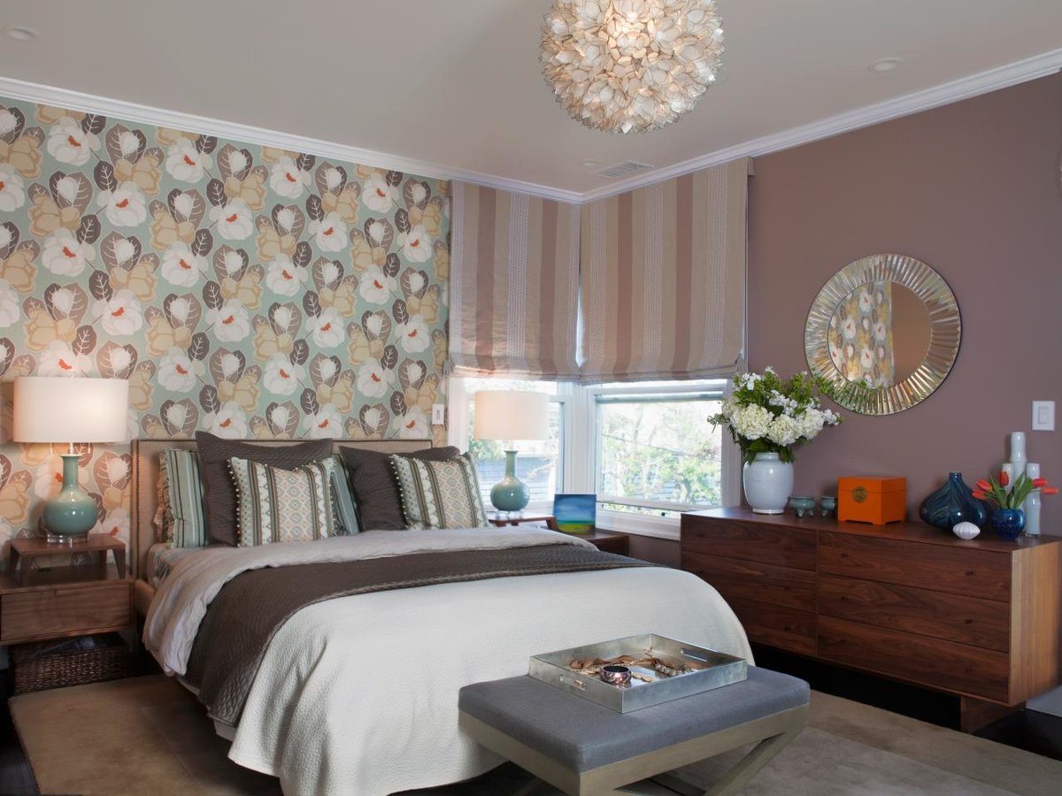 Эффектный и уютный интерьер без проблем: узнайте, как подобрать обои двух цветов в спальню