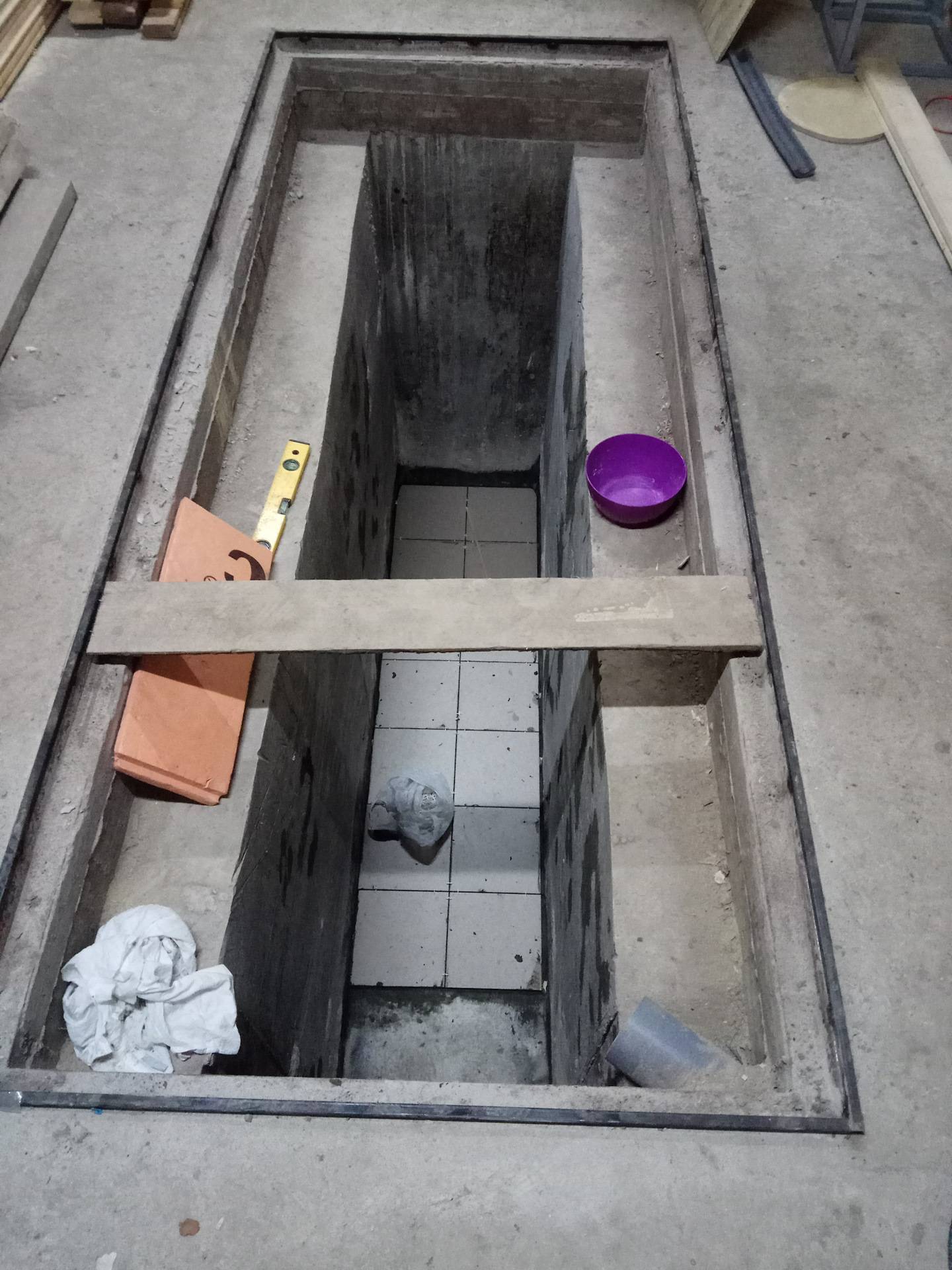 Смотровая яма в гараже - подбор размеров и обустройство ниши (80 фото)