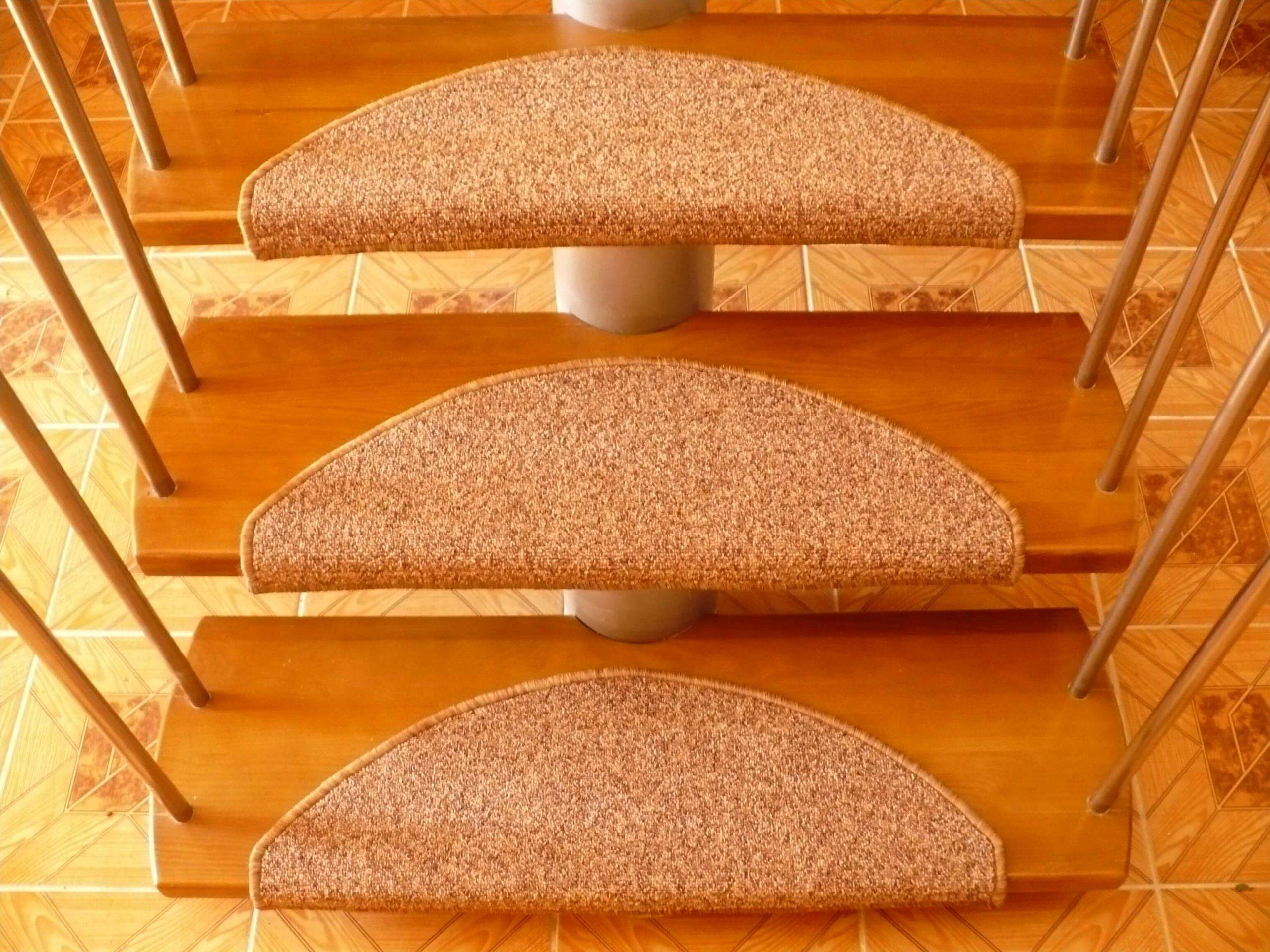 Накладки из ковролина на ступени лестницы (фото): виды материала, способы монтажа