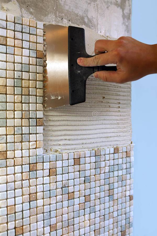 Как клеить мозаику в ванной: выбор клея, пошаговая инструкция