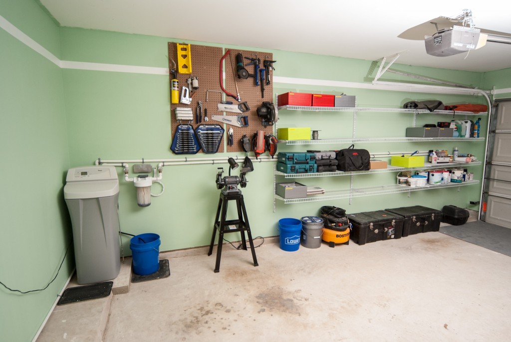 Как обустроить гараж внутри своими руками: фото, оборудования пространства, правильная оптимизация, делаем стеллажи и полки