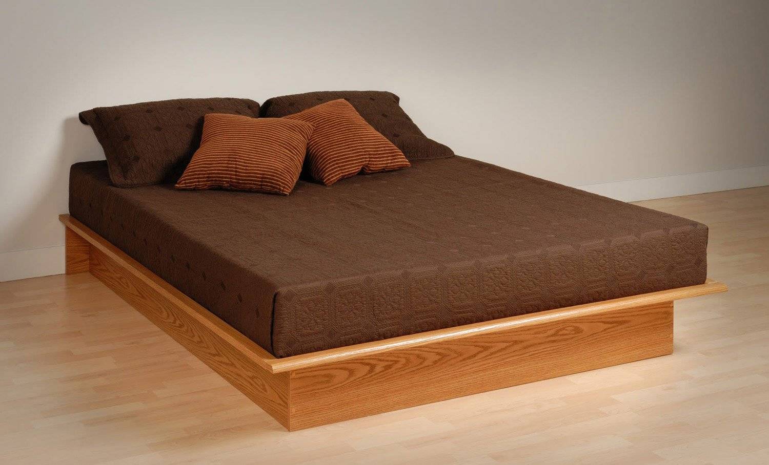Самодельная двуспальная кровать