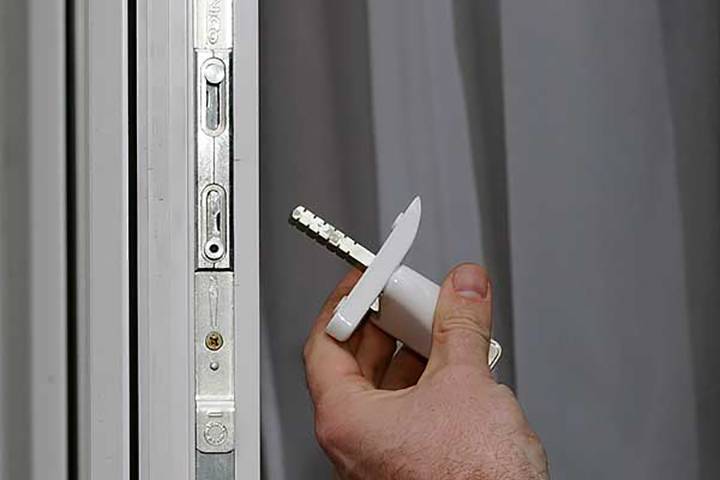 ???? ремонт пластиковых окон своими руками в домашних условиях: основные способы устранения проблем